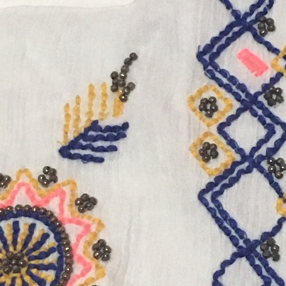 Like New Beautiful Beaded Cami - Picture 6 of 7